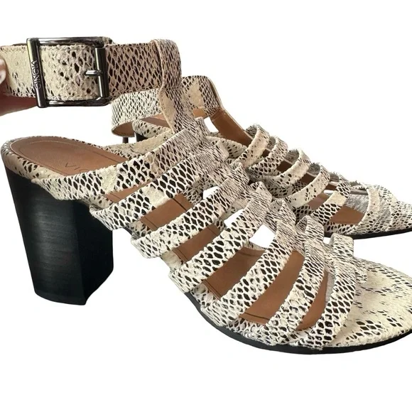 Vionic Black and Cream Strappy Sandals - Picture 2 of 9